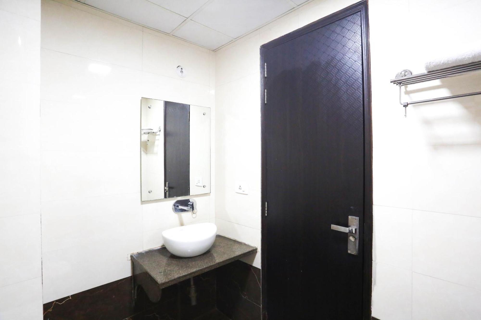 Hotel Aashiyana 뉴델리 외부 사진